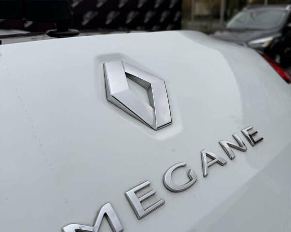 Белый Рено Меган, объемом двигателя 1.5 л и пробегом 231 тыс. км за 8200 $, фото 8 на Automoto.ua