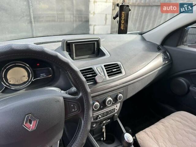 Білий Рено Меган, об'ємом двигуна 1.5 л та пробігом 247 тис. км за 8400 $, фото 4 на Automoto.ua