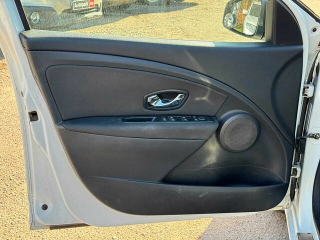 Білий Рено Меган, об'ємом двигуна 1.5 л та пробігом 184 тис. км за 6940 $, фото 11 на Automoto.ua