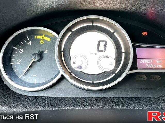 Білий Рено Меган, об'ємом двигуна 1.5 л та пробігом 241 тис. км за 7900 $, фото 12 на Automoto.ua