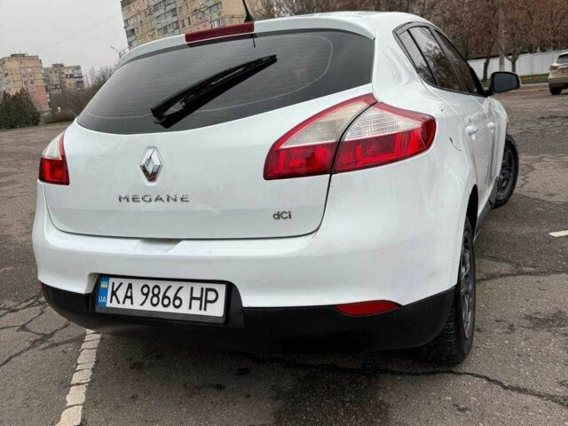 Белый Рено Меган, объемом двигателя 1.5 л и пробегом 239 тыс. км за 6450 $, фото 6 на Automoto.ua