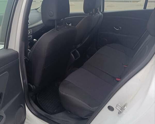 Белый Рено Меган, объемом двигателя 1.5 л и пробегом 228 тыс. км за 8500 $, фото 13 на Automoto.ua