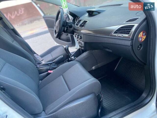 Білий Рено Меган, об'ємом двигуна 1.5 л та пробігом 205 тис. км за 6900 $, фото 5 на Automoto.ua