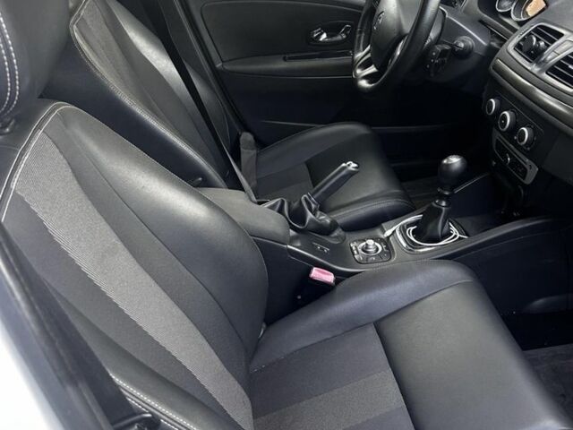 Рено Меган 2014 в Жмеренке на Automoto.ua Белый Рено Меган, объемом двигателя 1.5 л и пробегом 300 тыс. км за 6450 $, фото 13 на Automoto.ua