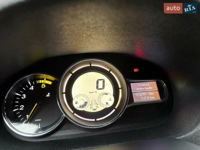 Белый Рено Меган, объемом двигателя 1.5 л и пробегом 173 тыс. км за 8200 $, фото 26 на Automoto.ua