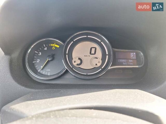 Белый Рено Меган, объемом двигателя 1.5 л и пробегом 235 тыс. км за 8500 $, фото 15 на Automoto.ua