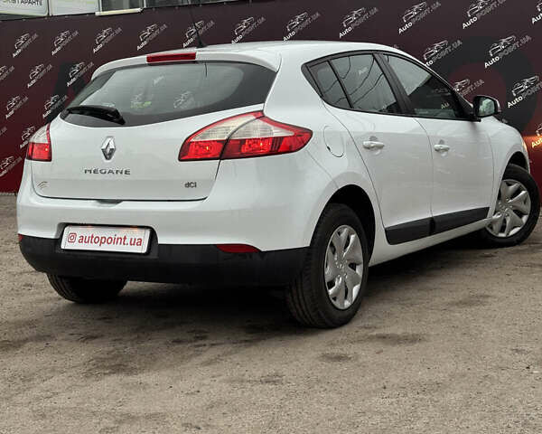 Белый Рено Меган, объемом двигателя 1.5 л и пробегом 231 тыс. км за 8200 $, фото 7 на Automoto.ua