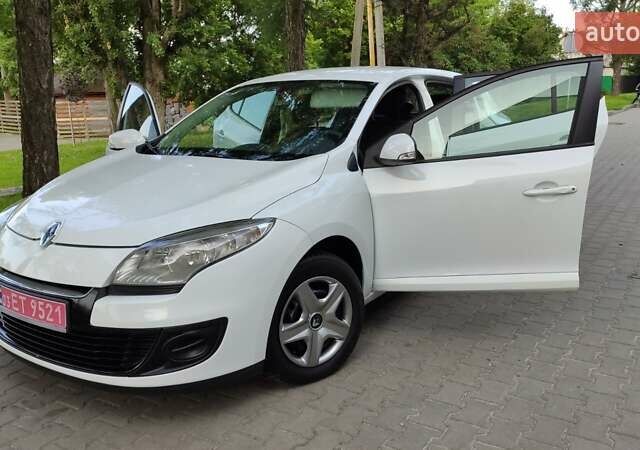 Рено Меган 2014 в Житомире на Automoto.ua Белый Рено Меган, объемом двигателя 1.5 л и пробегом 205 тыс. км за 6950 $, фото 42 на Automoto.ua