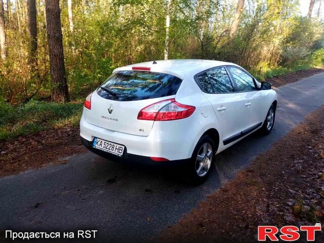 Белый Рено Меган, объемом двигателя 1.5 л и пробегом 270 тыс. км за 7800 $, фото 4 на Automoto.ua