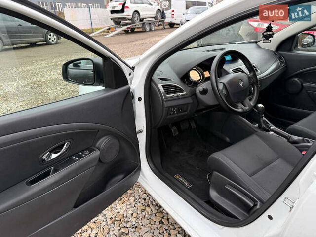 Білий Рено Меган, об'ємом двигуна 1.46 л та пробігом 204 тис. км за 7999 $, фото 12 на Automoto.ua