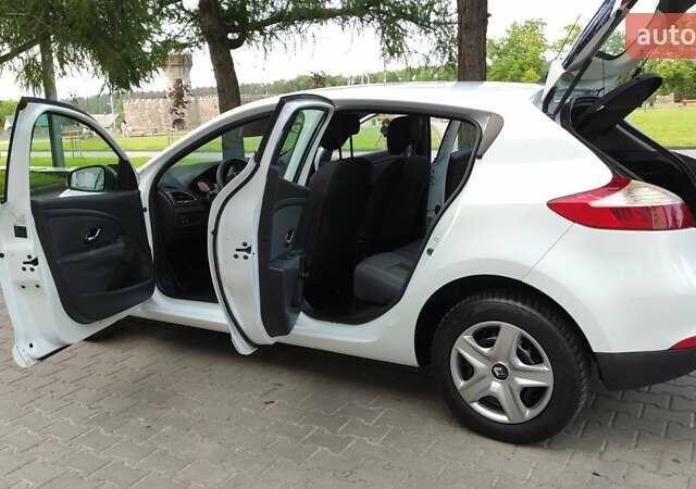 Рено Меган 2014 в Житомире на Automoto.ua Белый Рено Меган, объемом двигателя 1.5 л и пробегом 205 тыс. км за 6950 $, фото 22 на Automoto.ua