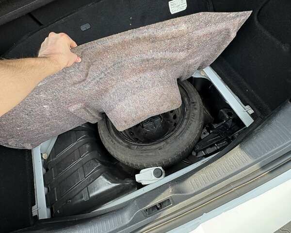 Білий Рено Меган, об'ємом двигуна 1.5 л та пробігом 119 тис. км за 7500 $, фото 19 на Automoto.ua