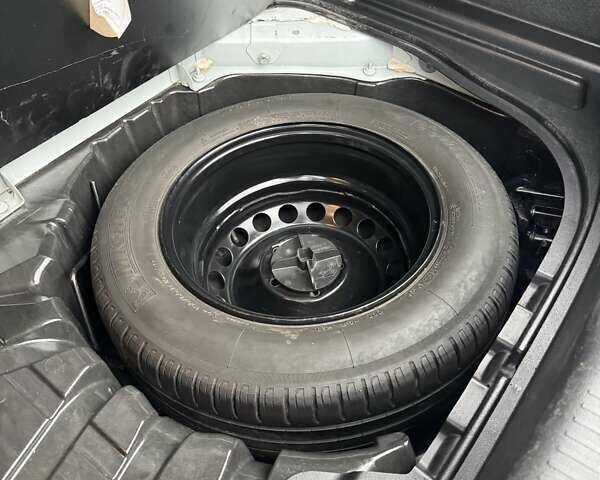 Белый Рено Меган, объемом двигателя 1.5 л и пробегом 231 тыс. км за 8200 $, фото 13 на Automoto.ua