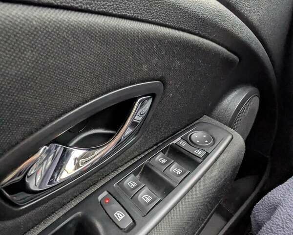 Білий Рено Меган, об'ємом двигуна 1.5 л та пробігом 217 тис. км за 6800 $, фото 8 на Automoto.ua