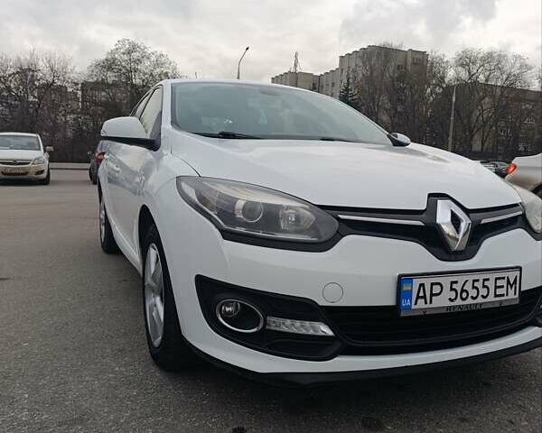 Белый Рено Меган, объемом двигателя 1.5 л и пробегом 228 тыс. км за 8500 $, фото 1 на Automoto.ua