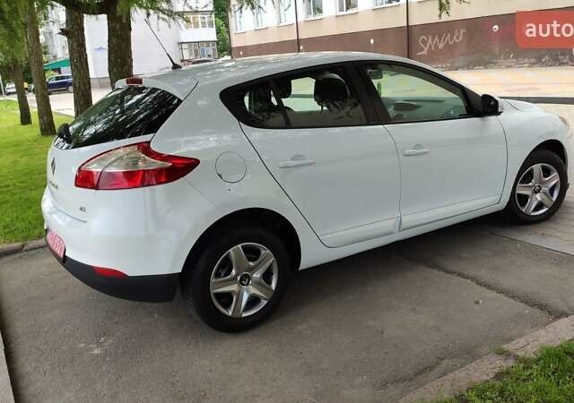 Рено Меган 2014 в Житомире на Automoto.ua Белый Рено Меган, объемом двигателя 1.5 л и пробегом 205 тыс. км за 6950 $, фото 6 на Automoto.ua