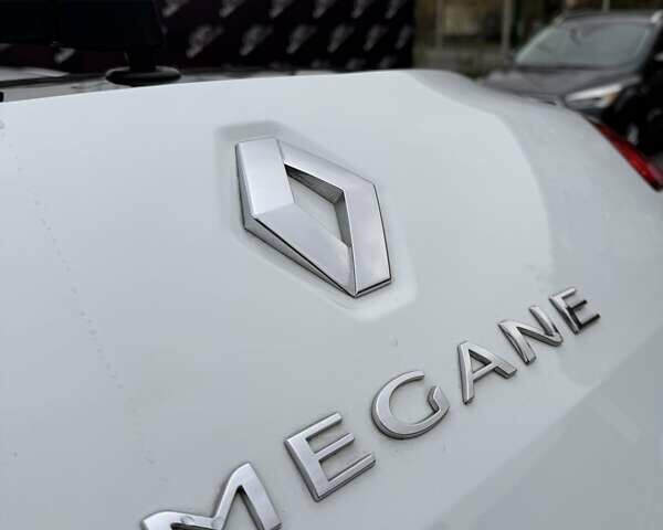 Белый Рено Меган, объемом двигателя 1.5 л и пробегом 231 тыс. км за 8200 $, фото 9 на Automoto.ua