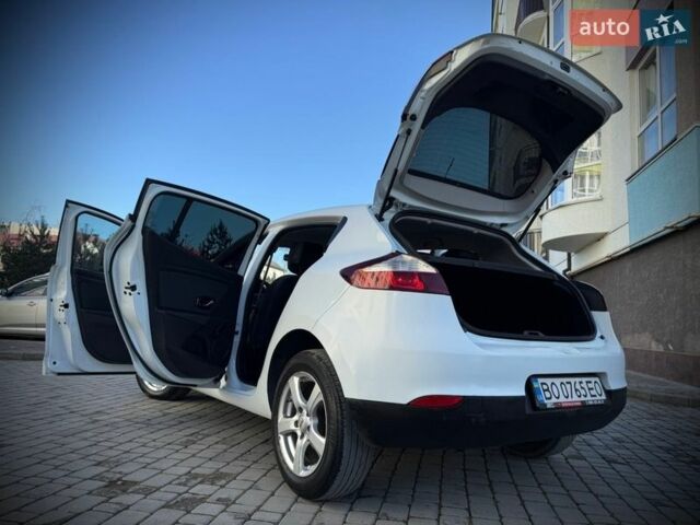 Білий Рено Меган, об'ємом двигуна 1.46 л та пробігом 286 тис. км за 6900 $, фото 17 на Automoto.ua