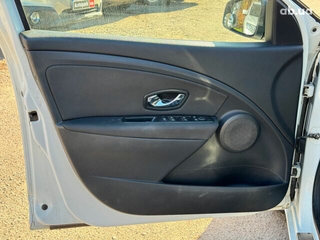 Білий Рено Меган, об'ємом двигуна 1.5 л та пробігом 184 тис. км за 7790 $, фото 11 на Automoto.ua