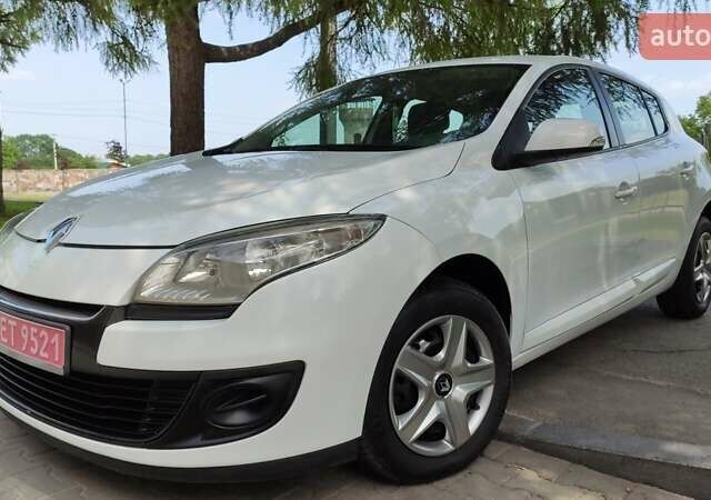 Рено Меган 2014 в Житомире на Automoto.ua Белый Рено Меган, объемом двигателя 1.5 л и пробегом 205 тыс. км за 6950 $, фото 10 на Automoto.ua