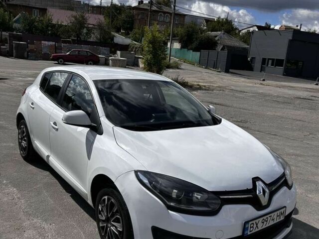 Рено Меган 2014 в Жмеренке на Automoto.ua Белый Рено Меган, объемом двигателя 1.5 л и пробегом 300 тыс. км за 6450 $, фото 5 на Automoto.ua