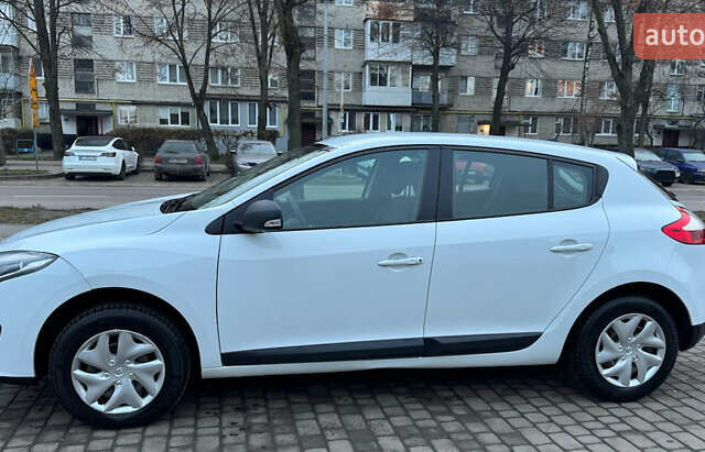 Белый Рено Меган, объемом двигателя 1.5 л и пробегом 164 тыс. км за 7750 $, фото 15 на Automoto.ua