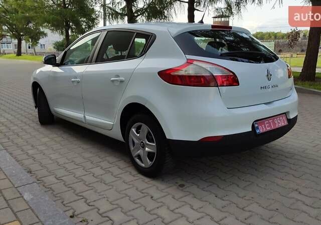 Рено Меган 2014 в Житомире на Automoto.ua Белый Рено Меган, объемом двигателя 1.5 л и пробегом 205 тыс. км за 6950 $, фото 43 на Automoto.ua