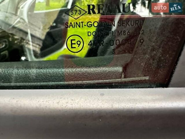 Белый Рено Меган, объемом двигателя 1.5 л и пробегом 173 тыс. км за 8200 $, фото 27 на Automoto.ua