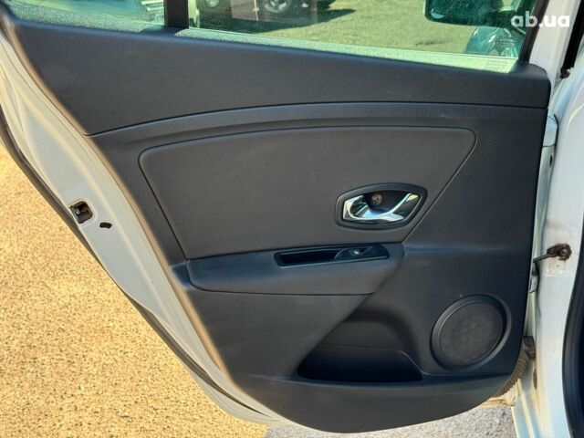 Білий Рено Меган, об'ємом двигуна 1.5 л та пробігом 184 тис. км за 7790 $, фото 16 на Automoto.ua