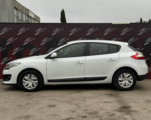 Белый Рено Меган, объемом двигателя 1.5 л и пробегом 231 тыс. км за 8200 $, фото 4 на Automoto.ua