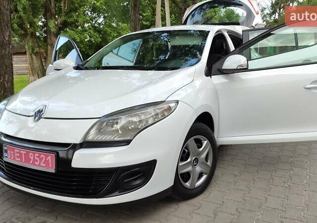 Рено Меган 2014 в Житомире на Automoto.ua Белый Рено Меган, объемом двигателя 1.5 л и пробегом 205 тыс. км за 6950 $, фото 40 на Automoto.ua