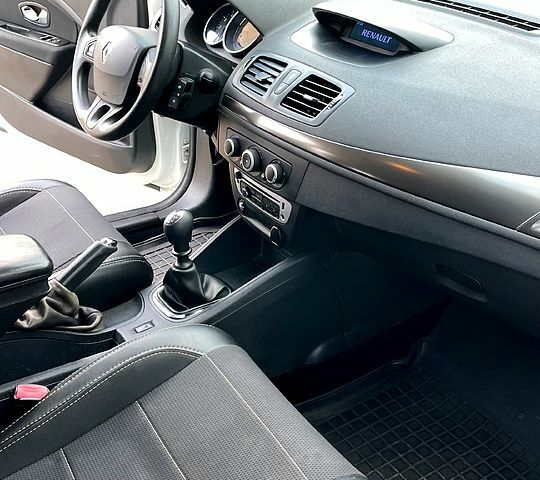 Білий Рено Меган, об'ємом двигуна 1.5 л та пробігом 241 тис. км за 7900 $, фото 8 на Automoto.ua