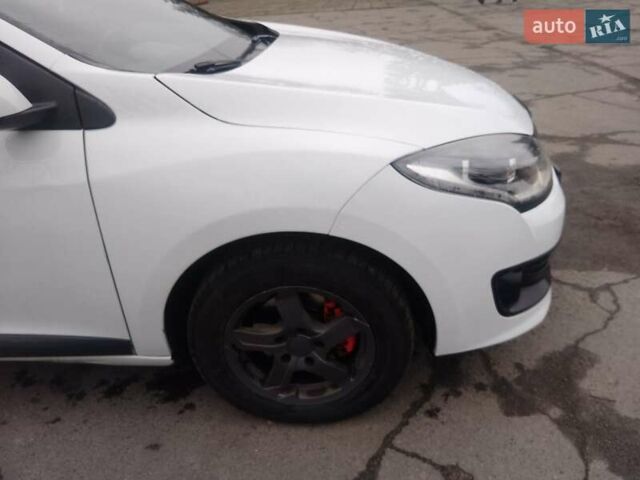 Белый Рено Меган, объемом двигателя 1.46 л и пробегом 242 тыс. км за 6700 $, фото 9 на Automoto.ua