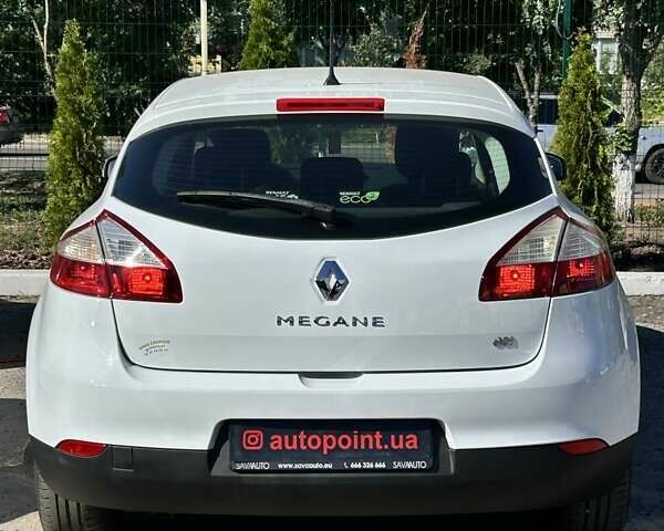 Белый Рено Меган, объемом двигателя 1.5 л и пробегом 231 тыс. км за 8200 $, фото 9 на Automoto.ua