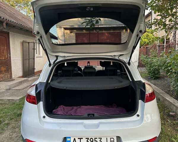 Білий Рено Меган, об'ємом двигуна 1.46 л та пробігом 265 тис. км за 8000 $, фото 8 на Automoto.ua