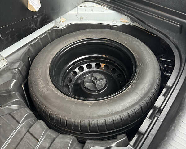 Белый Рено Меган, объемом двигателя 1.5 л и пробегом 231 тыс. км за 8200 $, фото 13 на Automoto.ua