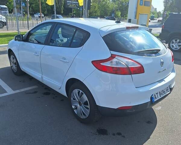 Белый Рено Меган, объемом двигателя 1.5 л и пробегом 235 тыс. км за 8500 $, фото 8 на Automoto.ua