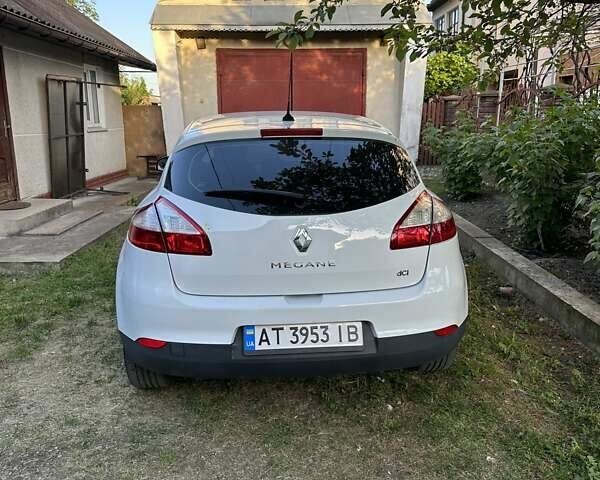 Білий Рено Меган, об'ємом двигуна 1.46 л та пробігом 265 тис. км за 8000 $, фото 9 на Automoto.ua