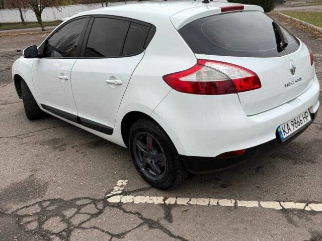 Белый Рено Меган, объемом двигателя 1.5 л и пробегом 239 тыс. км за 6450 $, фото 3 на Automoto.ua