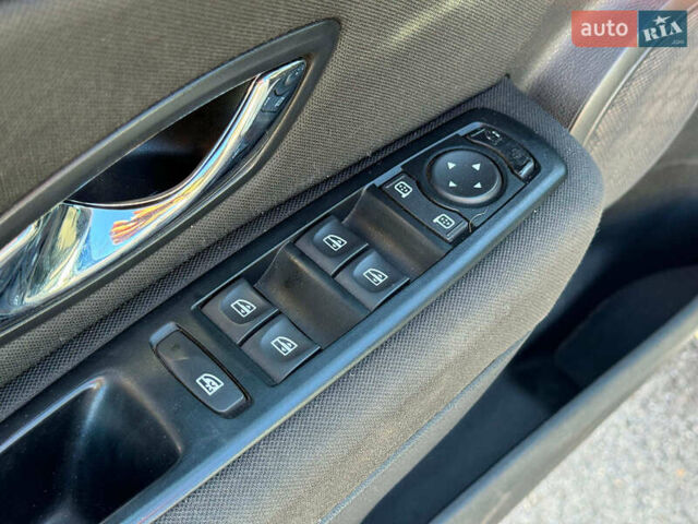 Белый Рено Меган, объемом двигателя 1.5 л и пробегом 184 тыс. км за 7790 $, фото 12 на Automoto.ua