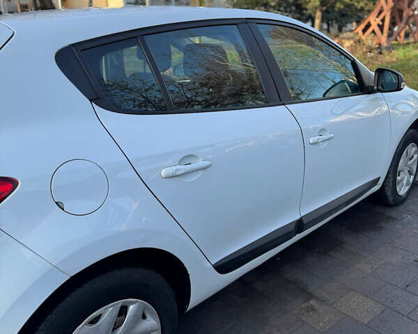 Белый Рено Меган, объемом двигателя 1.5 л и пробегом 164 тыс. км за 7750 $, фото 16 на Automoto.ua