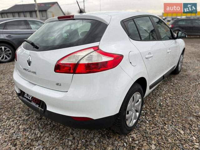 Білий Рено Меган, об'ємом двигуна 1.46 л та пробігом 204 тис. км за 7999 $, фото 8 на Automoto.ua