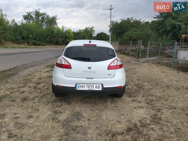 Белый Рено Меган, объемом двигателя 1.5 л и пробегом 268 тыс. км за 7800 $, фото 2 на Automoto.ua