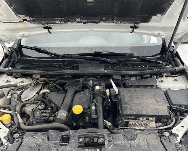 Белый Рено Меган, объемом двигателя 1.46 л и пробегом 220 тыс. км за 7400 $, фото 12 на Automoto.ua