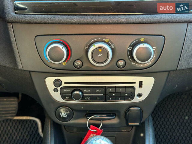 Белый Рено Меган, объемом двигателя 1.5 л и пробегом 184 тыс. км за 7790 $, фото 29 на Automoto.ua