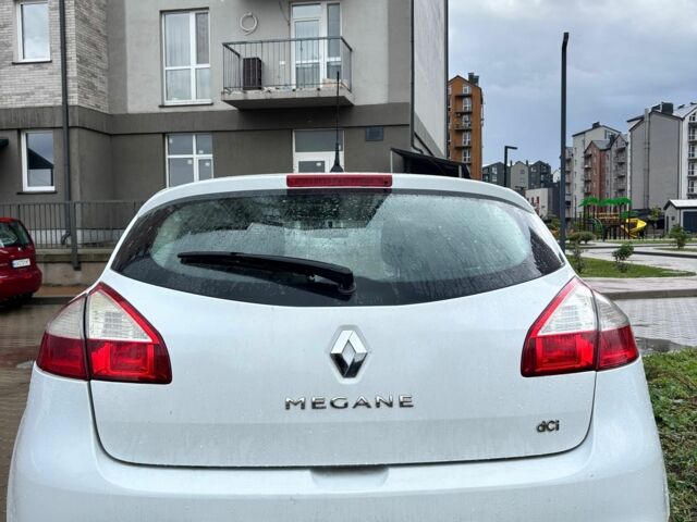 Белый Рено Меган, объемом двигателя 1.5 л и пробегом 289 тыс. км за 7000 $, фото 5 на Automoto.ua