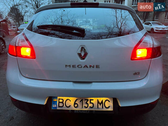 Белый Рено Меган, объемом двигателя 1.5 л и пробегом 164 тыс. км за 7750 $, фото 33 на Automoto.ua