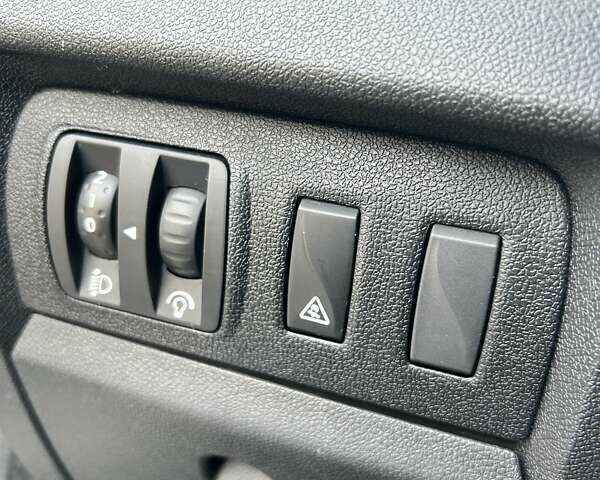 Білий Рено Меган, об'ємом двигуна 1.5 л та пробігом 231 тис. км за 7900 $, фото 24 на Automoto.ua