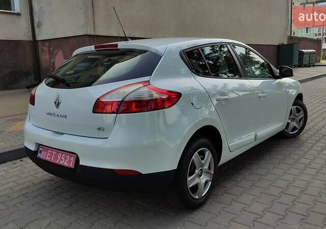 Рено Меган 2014 в Житомире на Automoto.ua Белый Рено Меган, объемом двигателя 1.5 л и пробегом 205 тыс. км за 6950 $, фото 38 на Automoto.ua