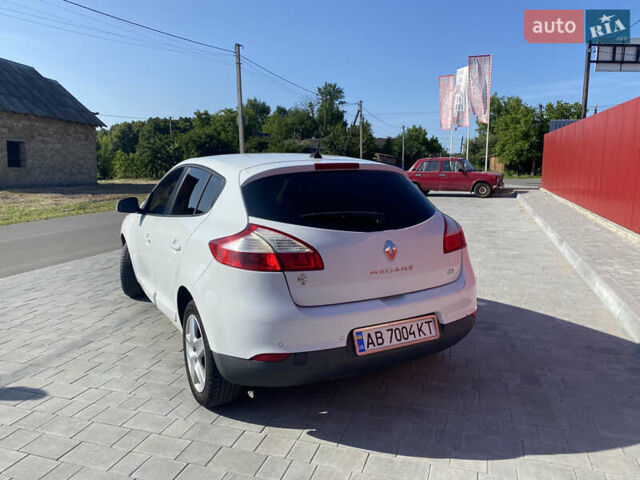 Белый Рено Меган, объемом двигателя 1.5 л и пробегом 217 тыс. км за 8700 $, фото 2 на Automoto.ua